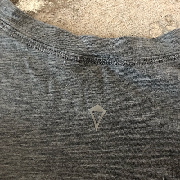 Grey Long Sleeve Shirt with Iridescent Star Ivivva - Picture 5 of 7